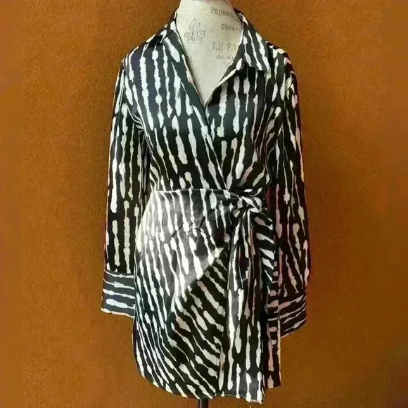 House Of Harlowe 1960 Long Sleeve Black And White Wrap Dress Size Large EUC! - Picture 4 of 13